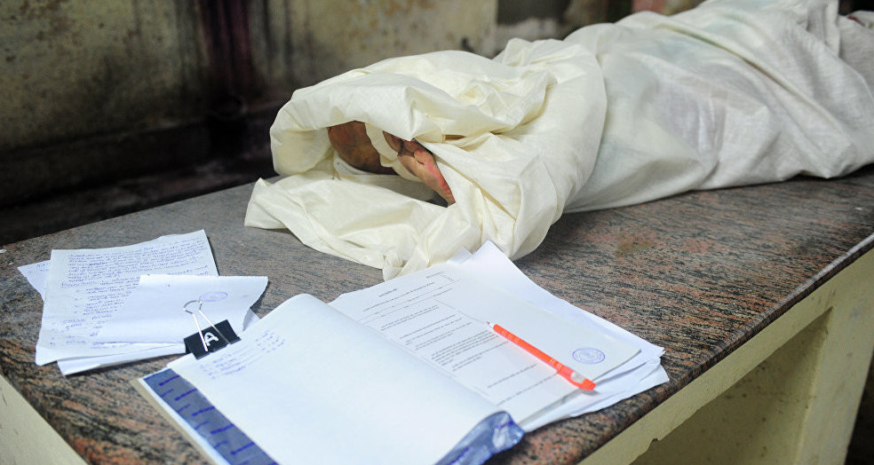 Tarazda qapqa salynǵan adamnyń máıiti tabyldy