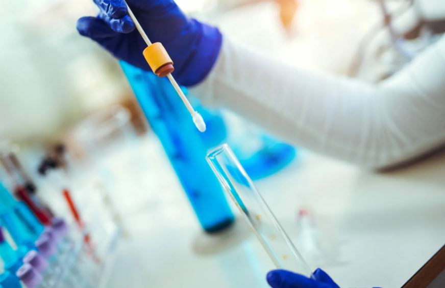 Atyraýda bir kúnde 6 931 PTR-test synamasy tapsyryldy