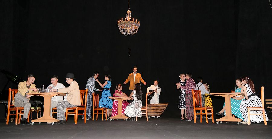 Sazgerdiń sahnalyq beınesi