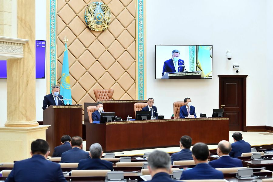 Dıplomattarǵa qoıylatyn talap kúsheıedi