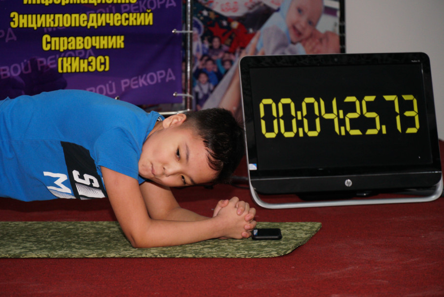 Qostanaıda 8 jasar bala álemdik rekordty jańartty