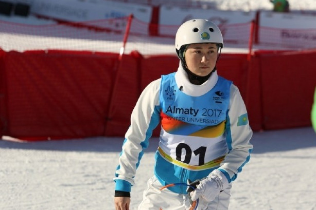 Halyqaralyq týrnırde altyn aldy