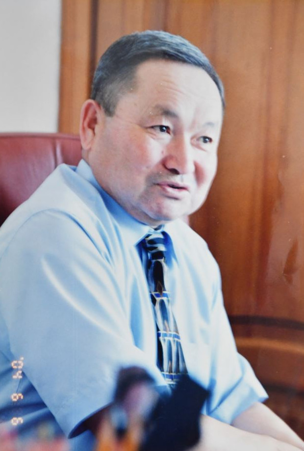 Izgilik izdegen jolaýshy nemese general Tynybek Ońalbaev jaıly bir úzik syr