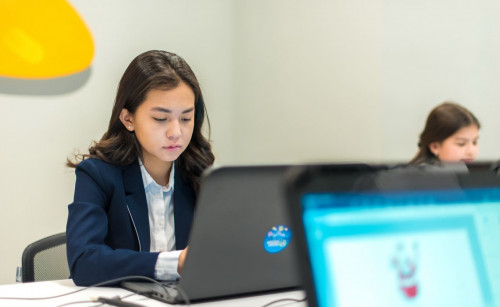 Elbasy Akademııasy  2 myńǵa jýyq oqýshyny tegin oqytady