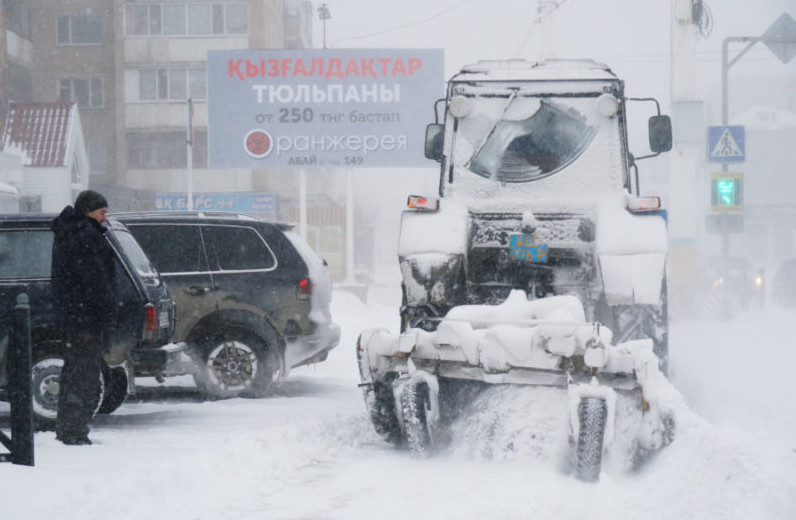 Qarly boran: Qostanaıda avtobýstardyń júrý kestesi qysqardy
