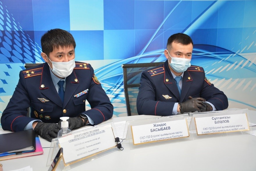 Sıntetıkalyq esirtki taratqan alty dúkenniń joly kesildi