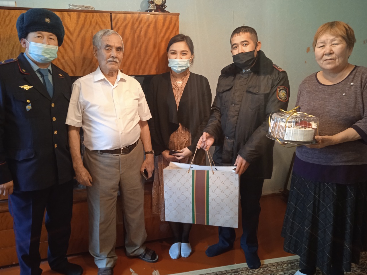 «Alǵys aıtý kúninde» ardagerler tys qalǵan joq