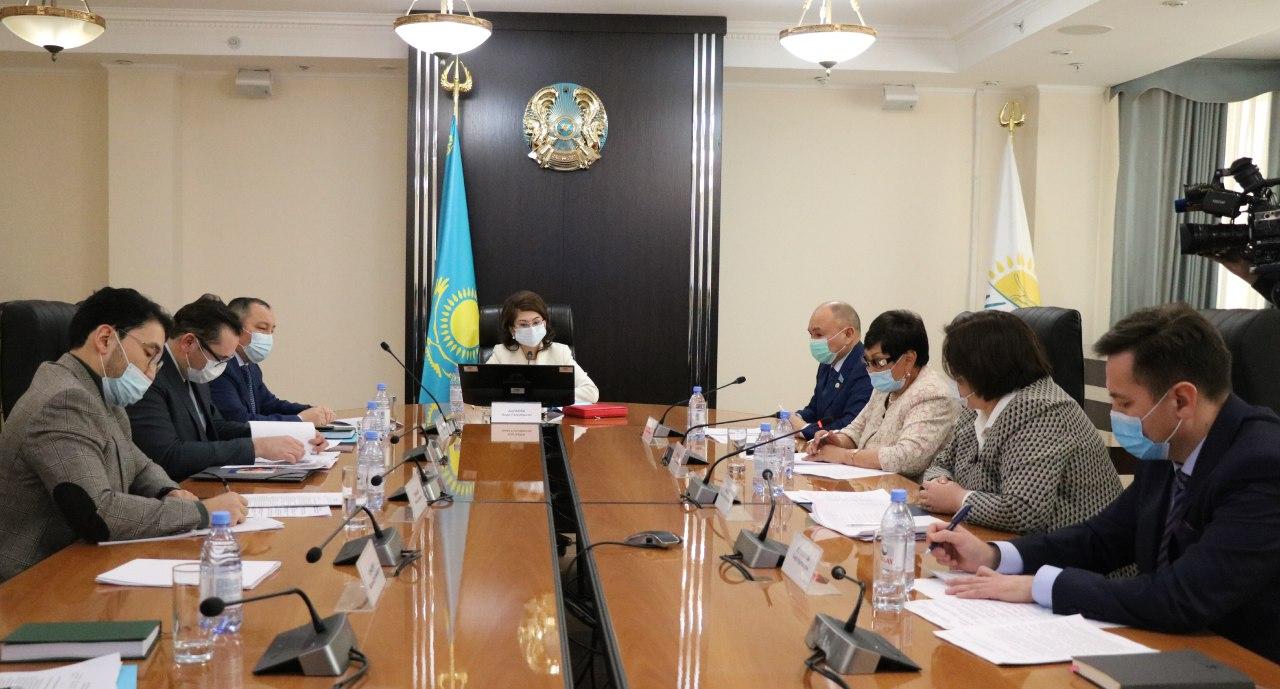 Memlekettik tilde ázirlengen zań jobasy