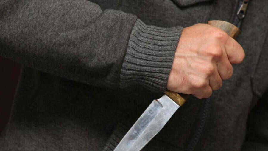 Atyraýda shaǵyn nesıe keńsesinen 400 myń teńgeni tonap ketti