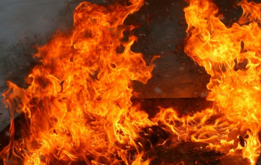 Atyraýlyq polıseıler órtten 7 adamdy qutqardy