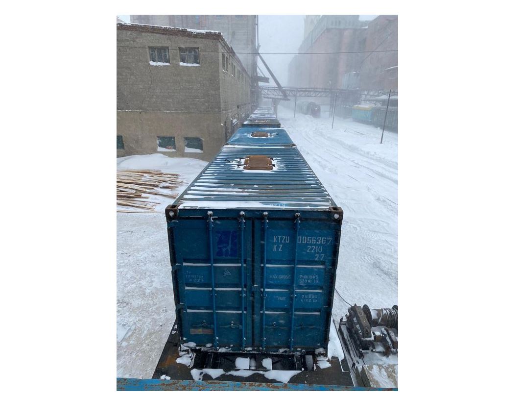 Júkti konteınermen tasymaldaýǵa kóshedi