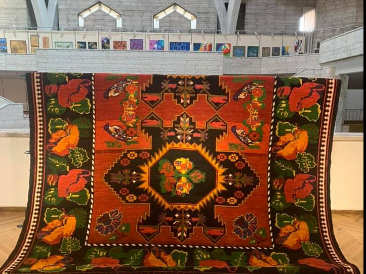 «Masatydaı qulpyrǵan...» kilemder kórmesi ashyldy