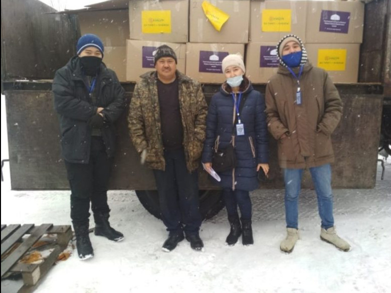 Mereke kúnderi myńnan astam otbasy azyq-túlik sebetterin alady