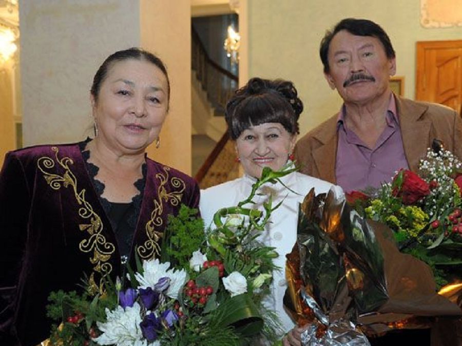 «Qyz Jibekte» «Gákkýdi» shyrqaǵan ánshi Múnıra Ijanova jaıly ne bilemiz?