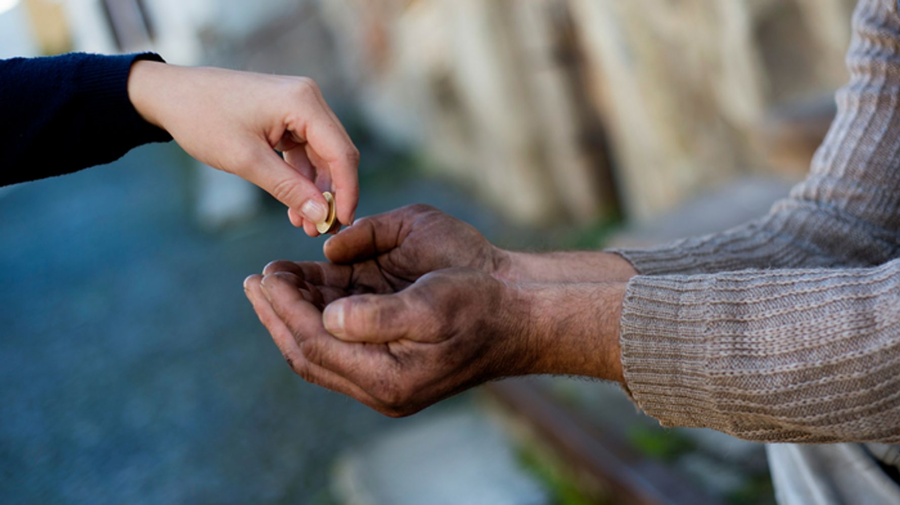 Atyraýda 50-den astam adam qaıyrshylyqpen aınalysqan