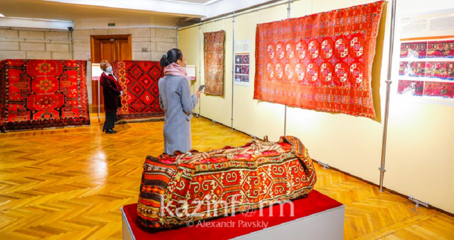 Kózdiń jaýyn alatyn kilemder