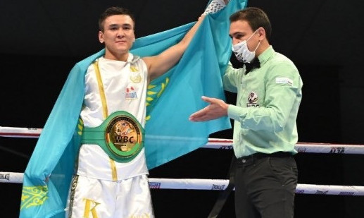 Tursynbaı Qulahmet qomaqty gonorarǵa ıe boldy