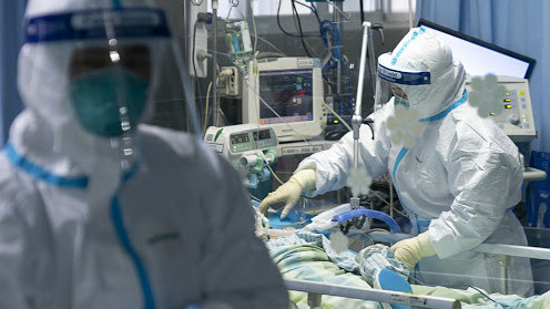 Koronavırýs: Mamandar muqııat bolýǵa shaqyrady