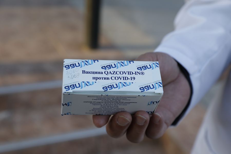 Otandyq vaksına: QazCovid-in qalaı jasalady?