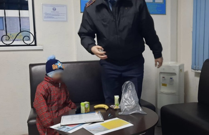 Masań júrgizýshi ózin ǵana emes tórt jasar ulyn qaýipke uryndyrdy