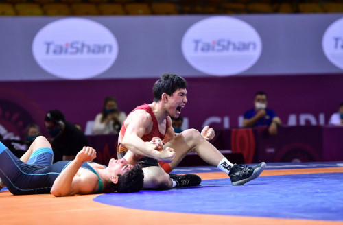 Sultan Ásetuly Azııa chempıony atandy