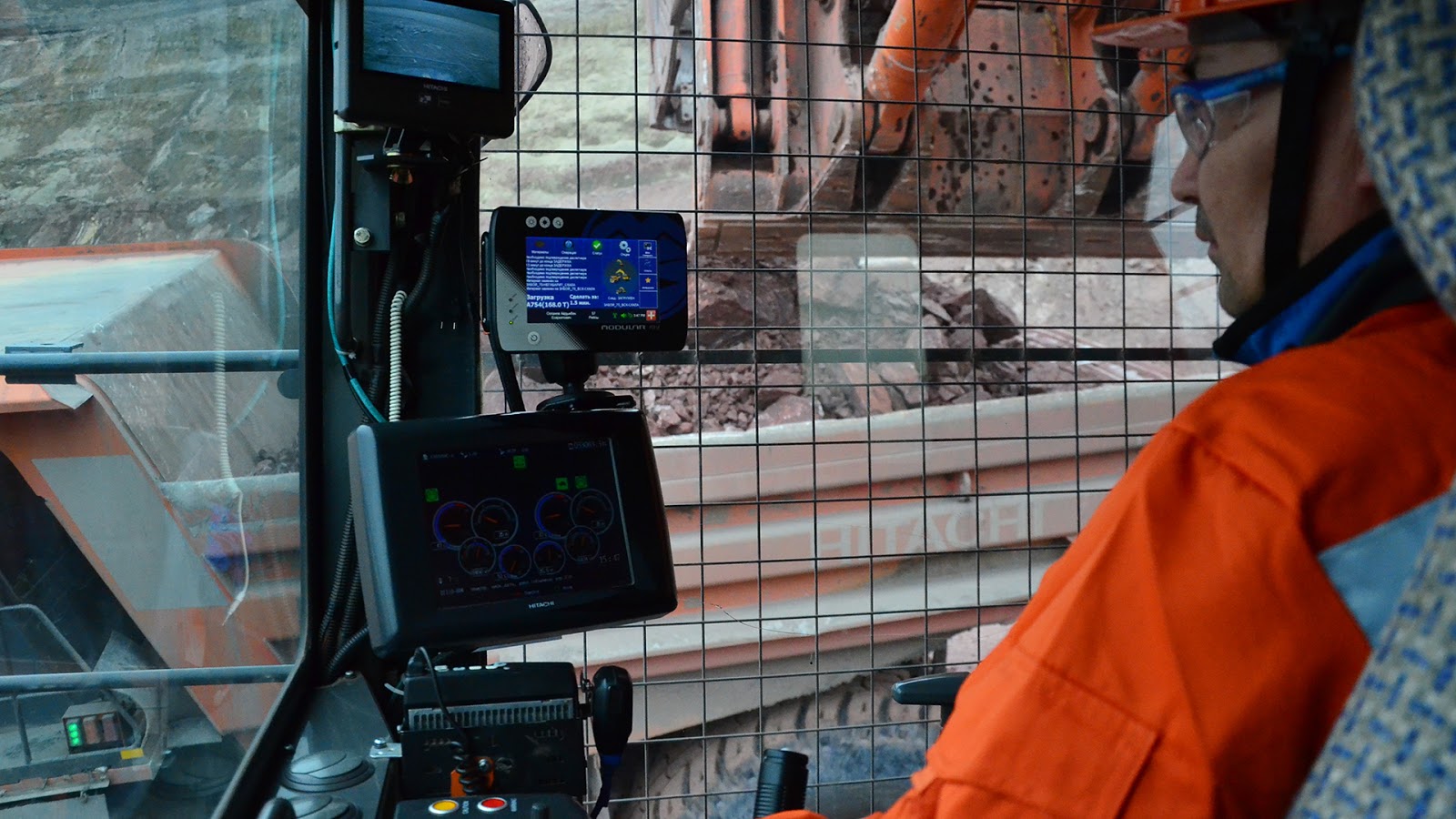 Jasandy ıntellektiniń járdemi