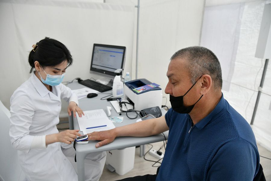 Egýge qarsy adamdardyń medısınaǵa esh qatysy joq