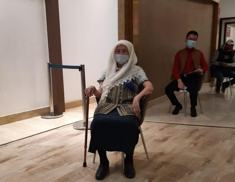 Elorda turǵyndary demalys kúnderi KVI-ǵa qarsy belsendi vaksınasııalanýda