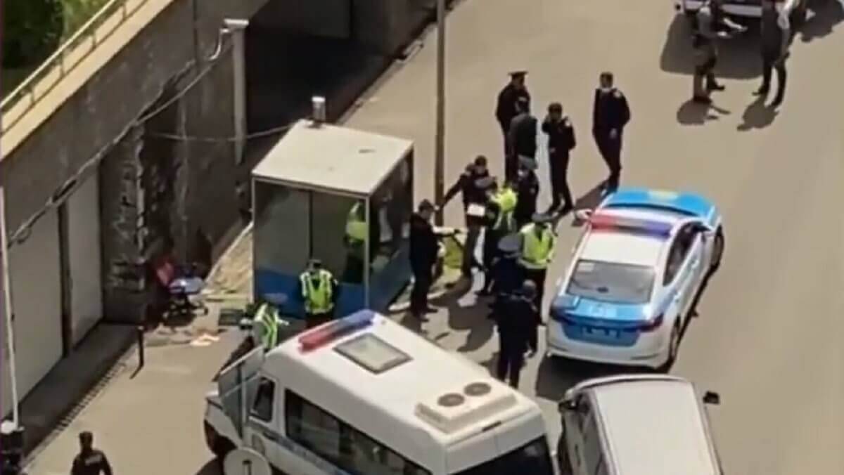 Almatyda alty saǵat atysqan kim?