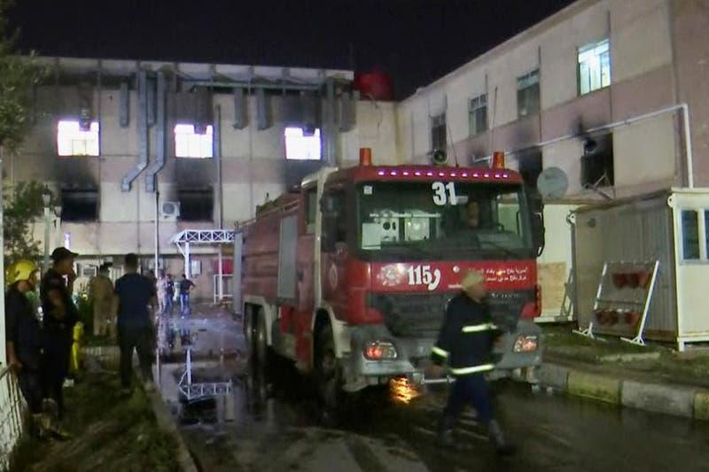 Baǵdat emhanasyndaǵy órtten 45 adam mert boldy