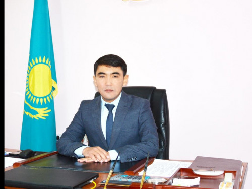 Túrkistanda ákimniń zańsyz qabyldaǵan 10 ókiminiń kúshi joıyldy