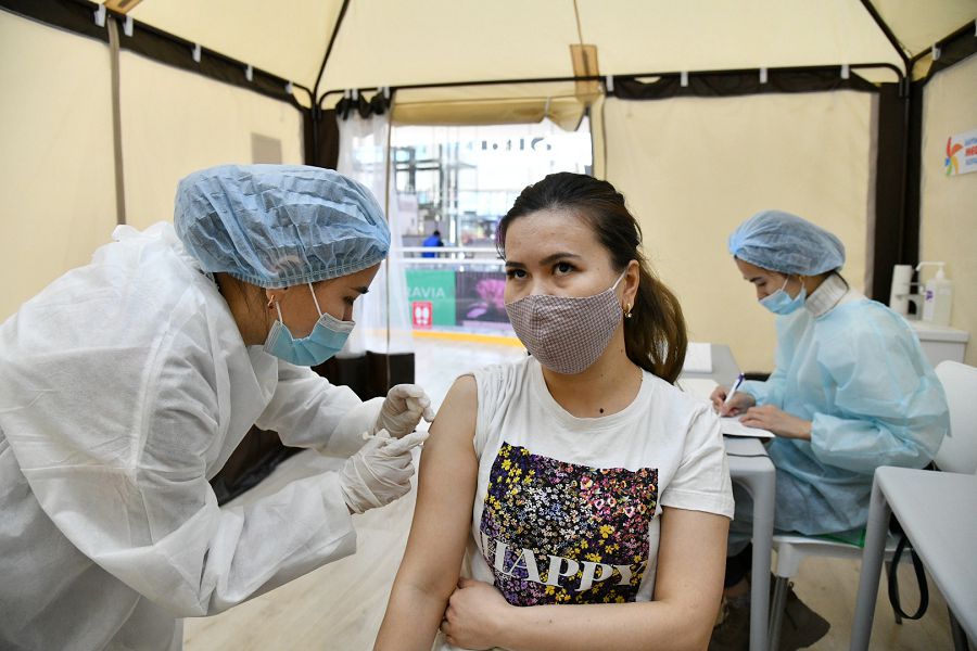 Vaksınalaýǵa senim artyp keledi