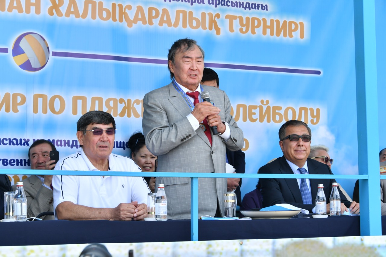 QazUÝ-da Oljas Súleımenovtiń 85 jyldyǵyna oraı týrnır bastaldy