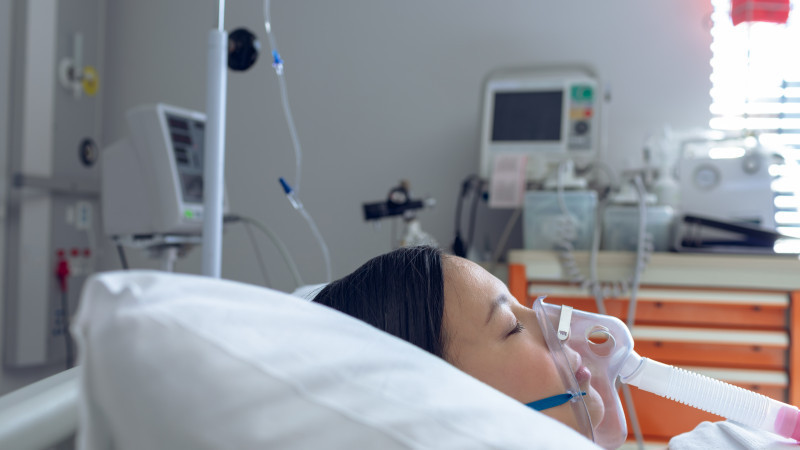 Almatyda 3,5 myń adam aýrýhanalarda indetpen kúresip jatyr