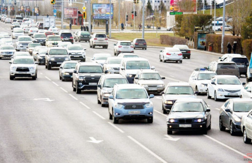 Atyraýlyq júrgizýshi polısııadan qashqany úshin jazalandy