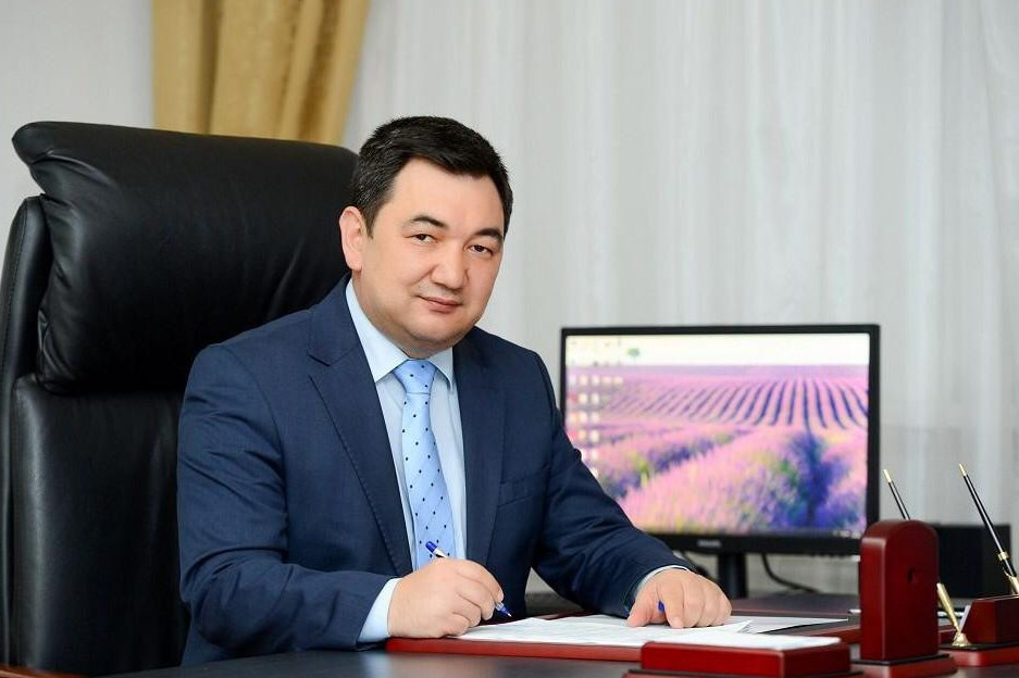 «Eki kúımek bir janǵa ádilet pe?»