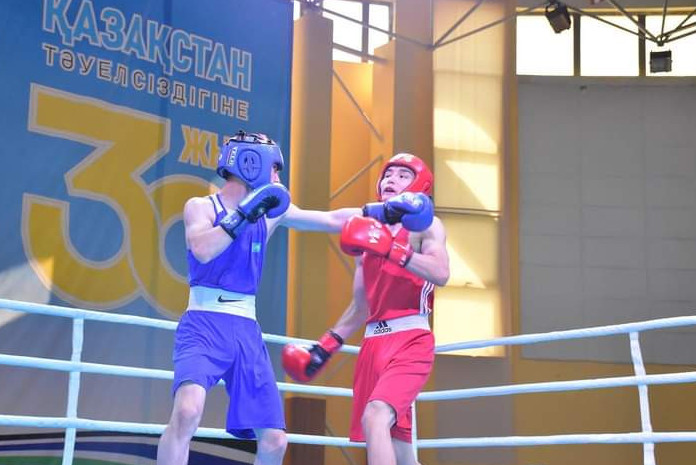 Atyraýda bokstan V jastar oıyny ótip jatyr