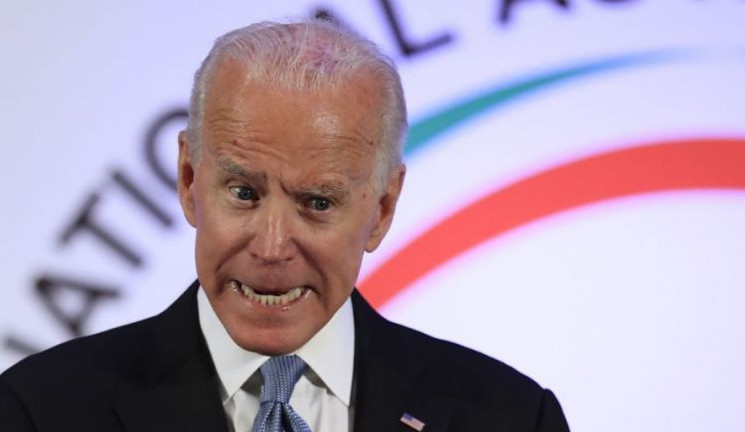 Baıden qaharmandar monýmentin ornatýǵa ruqsat bermedi