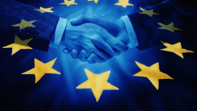 Grýzııa men Eýropalyq odaq qujatqa qol qoıdy