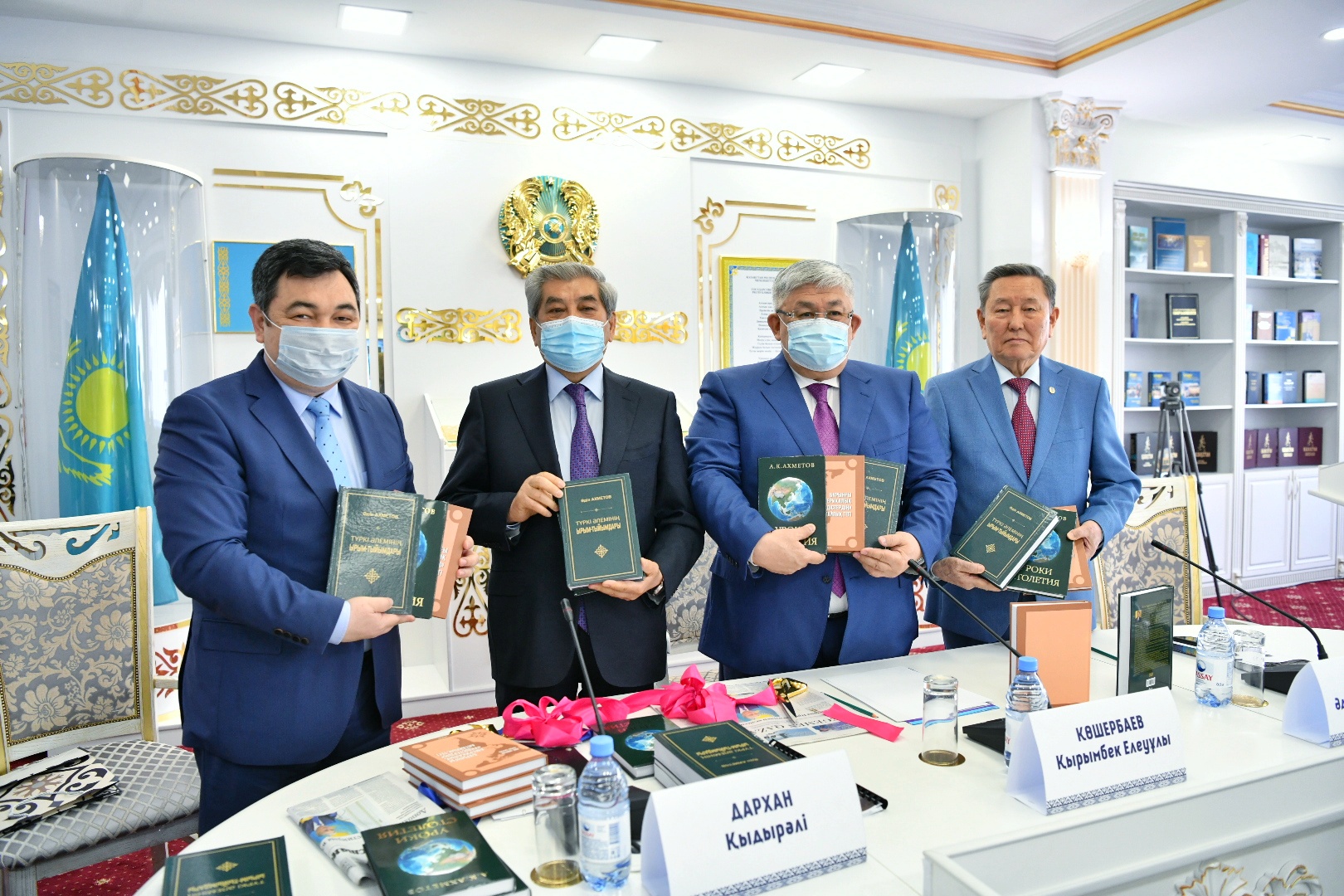 Tyń eńbekter –  Túrki álemine tartý