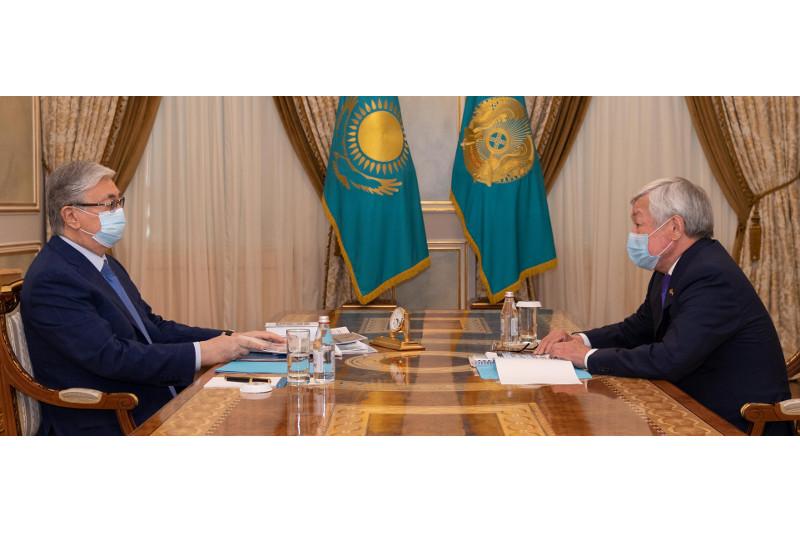 Prezıdent Jambyl oblysynyń ákimi Berdibek Saparbaevty qabyldady