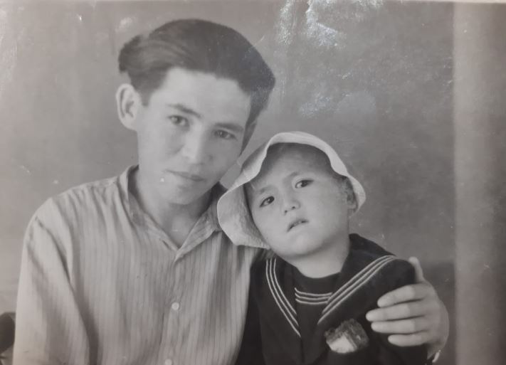 Alty aǵaıyndynyń kenjesi edi