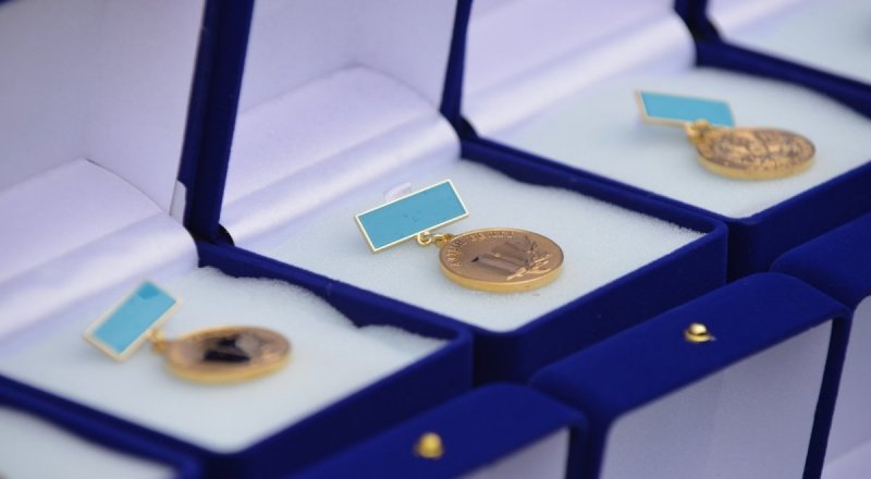 Jambyl oblysynda myńnan asa oqýshy «Altyn belgi» ıegeri atandy