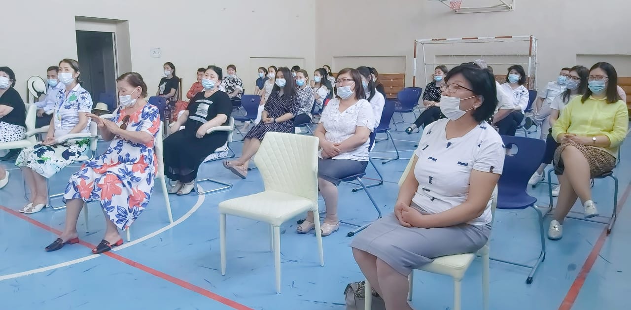 Vaksınanyń mańyzdylyǵyn túsindiretin mobıldi top quryldy