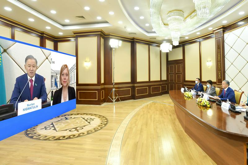 Parlamentaralyq baılanysqa basymdyq