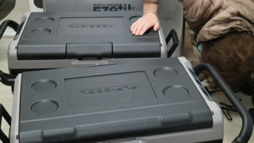 Atyraýǵa vaksına tasymaldaıtyn muzdatqysh kameralar jetkizildi