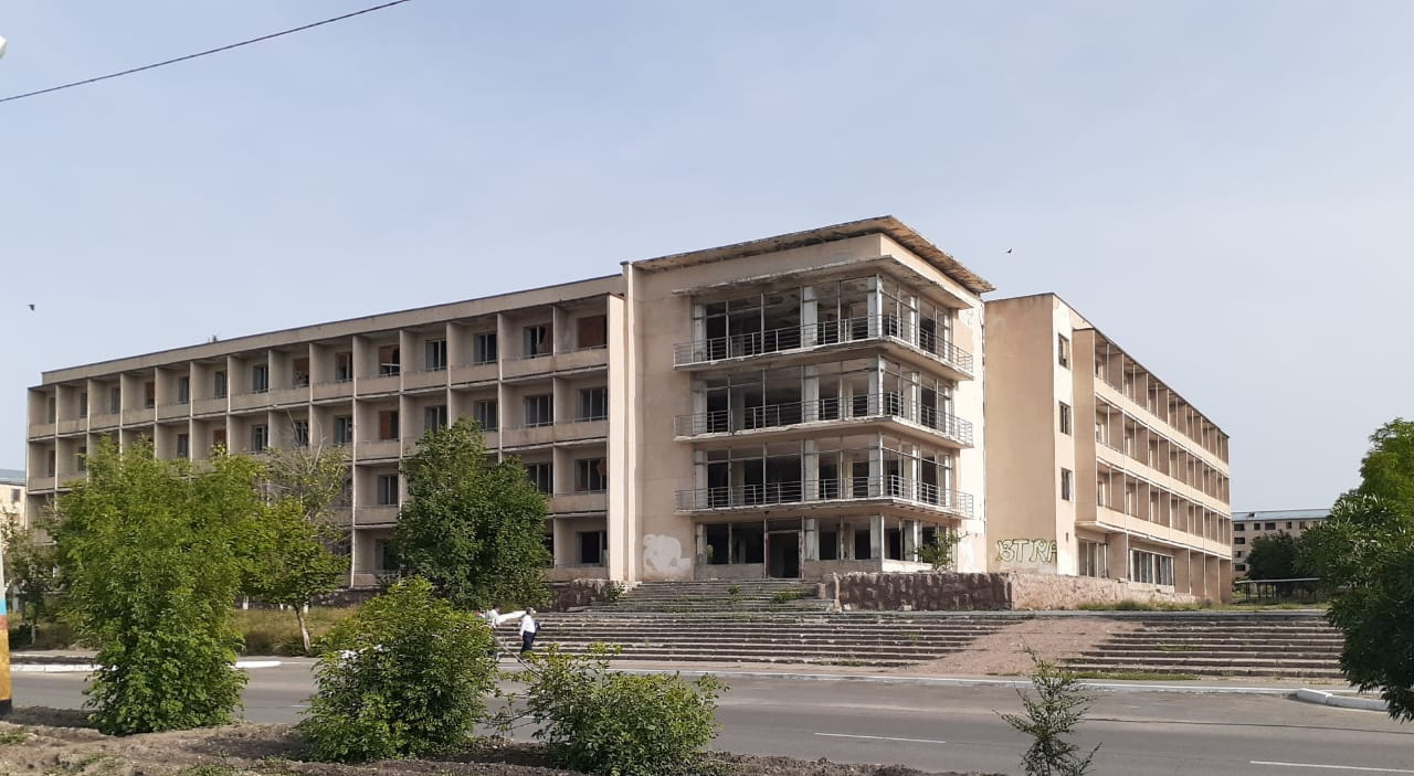 Týǵan jerine qonaqúı syılaǵan túlek