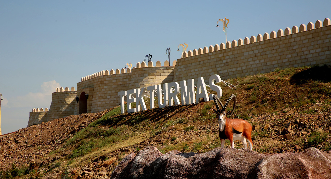 Taraz tarıhyn tanytatyn týyndy