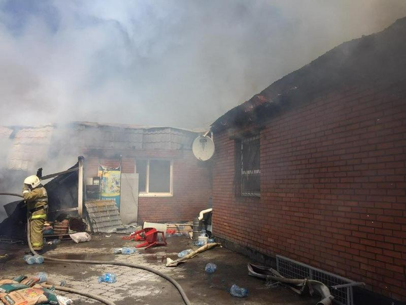 Qostanaıda dúkennen órt shyqty