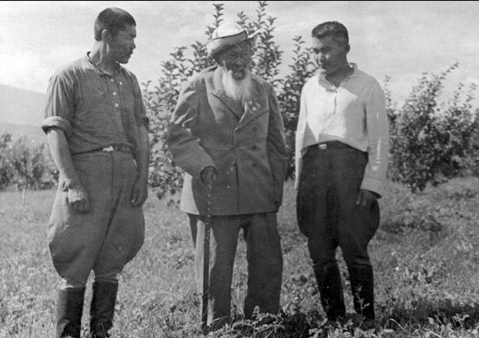 Jyr alybynyń ádebı hatshysy